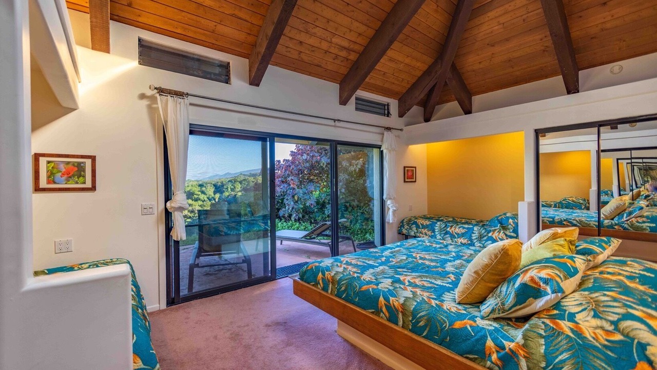 Photo of Bedroom in Haiku