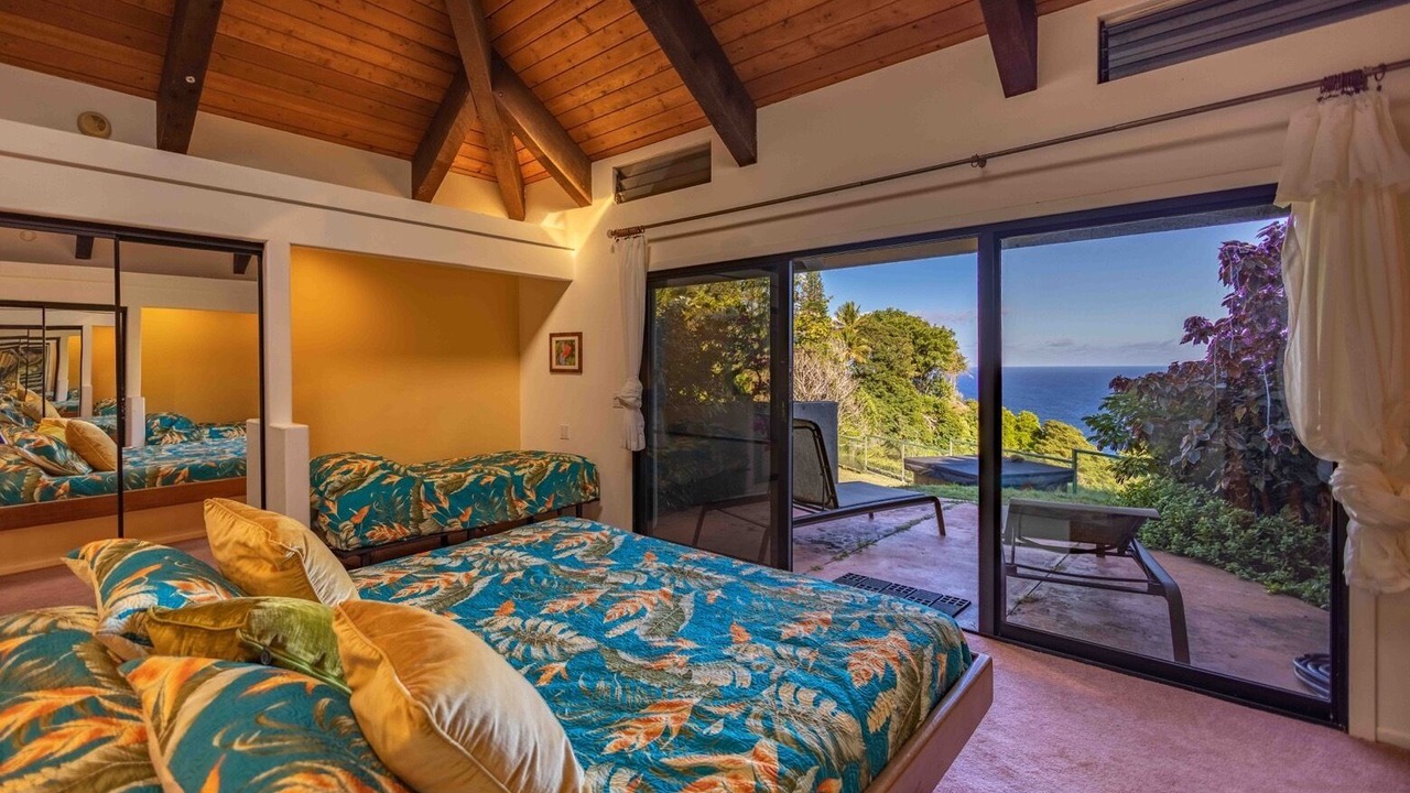 Photo of Bedroom in Haiku