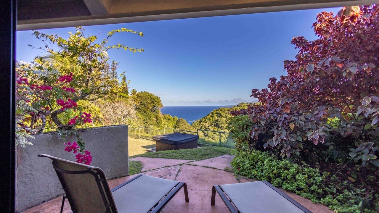 Photo of Patio Balcony in Haiku