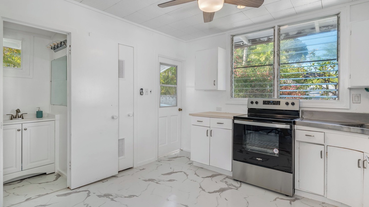 Photo of Kitchen in Lanikai