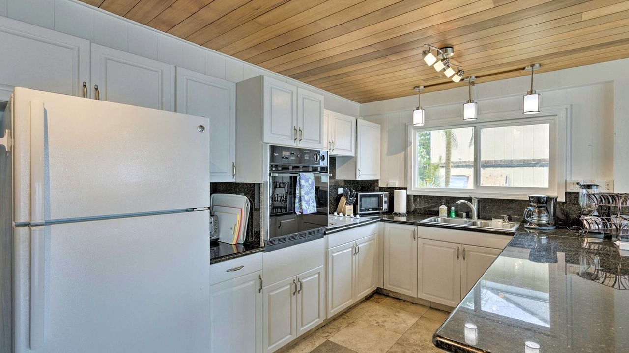Photo of Kitchen in Anahola