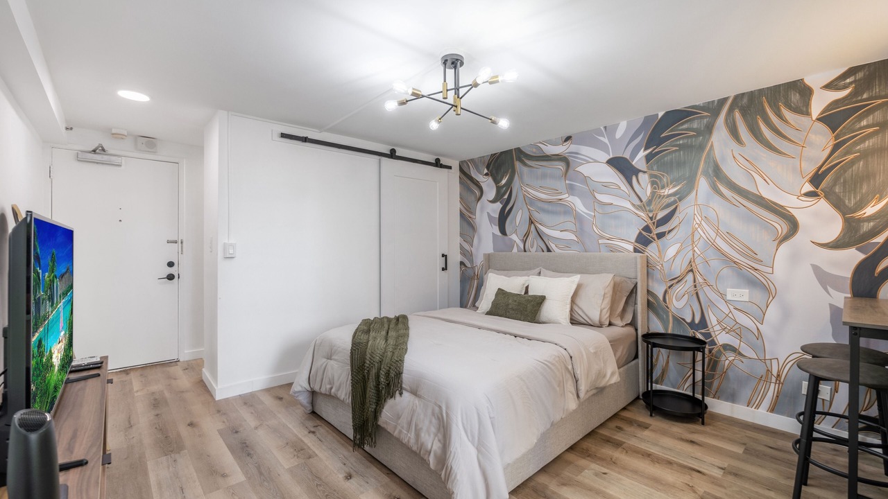 Photo of Bedroom in Waikiki