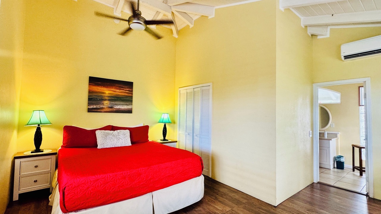 Photo of Bedroom in Kahaluu Bay