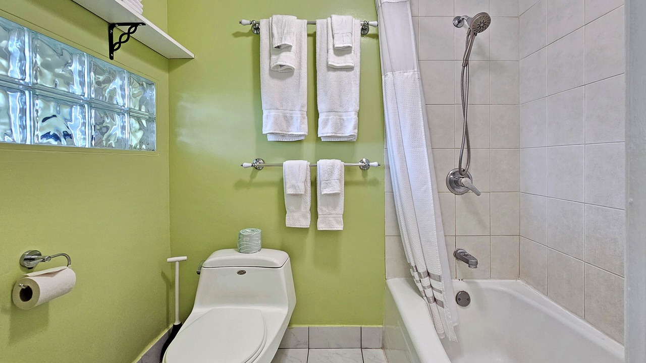 Photo of Bathroom in Waikiki