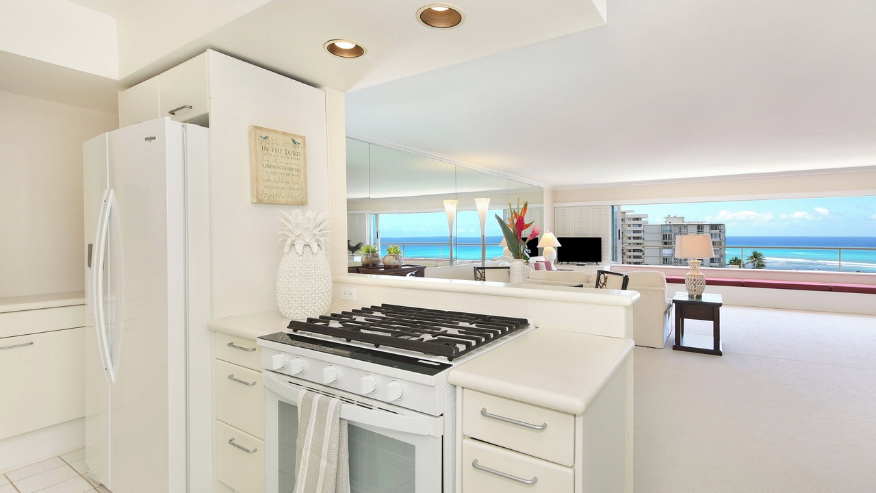 Photo of Kitchen in Diamond Head - Kapahulu - St. Louis