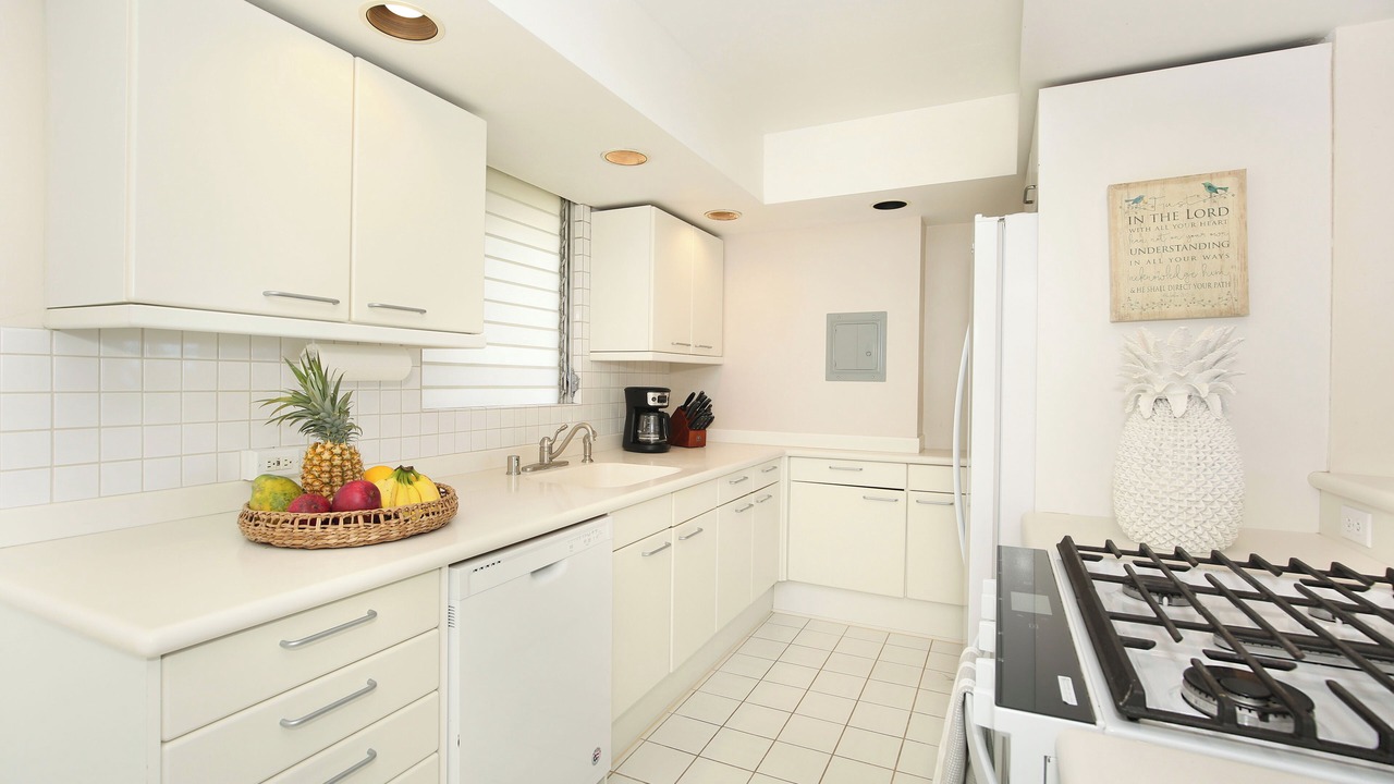 Photo of Kitchen in Diamond Head - Kapahulu - St. Louis