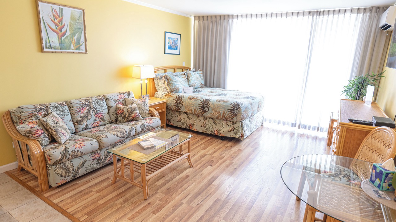 Photo of Livingroom in Waikiki