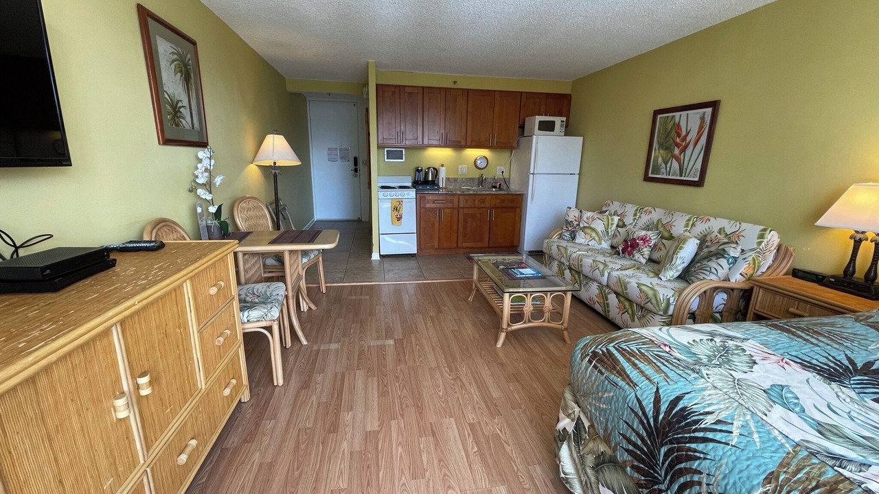Photo of Livingroom in Waikiki