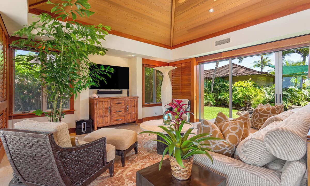 Photo of Livingroom in Kaupulehu