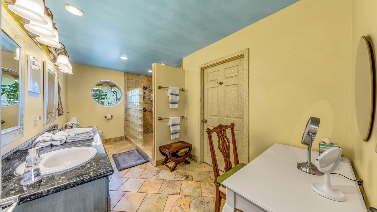 Photo of Bathroom in Historic Kailua Village