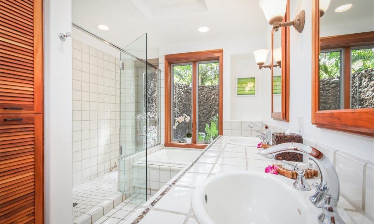 Photo of Bathroom in Kaupulehu