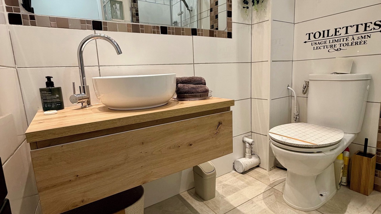 Photo of Bathroom in Les Pennes-Mirabeau