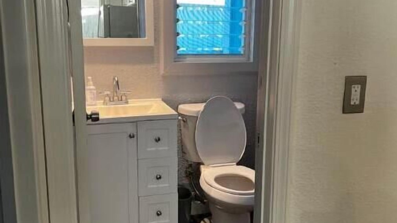 Photo of Bathroom in Hilo