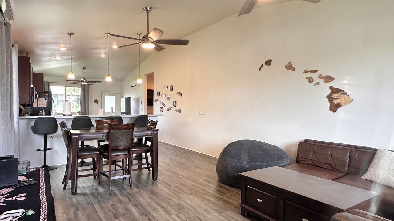 Photo of Livingroom in Ewa