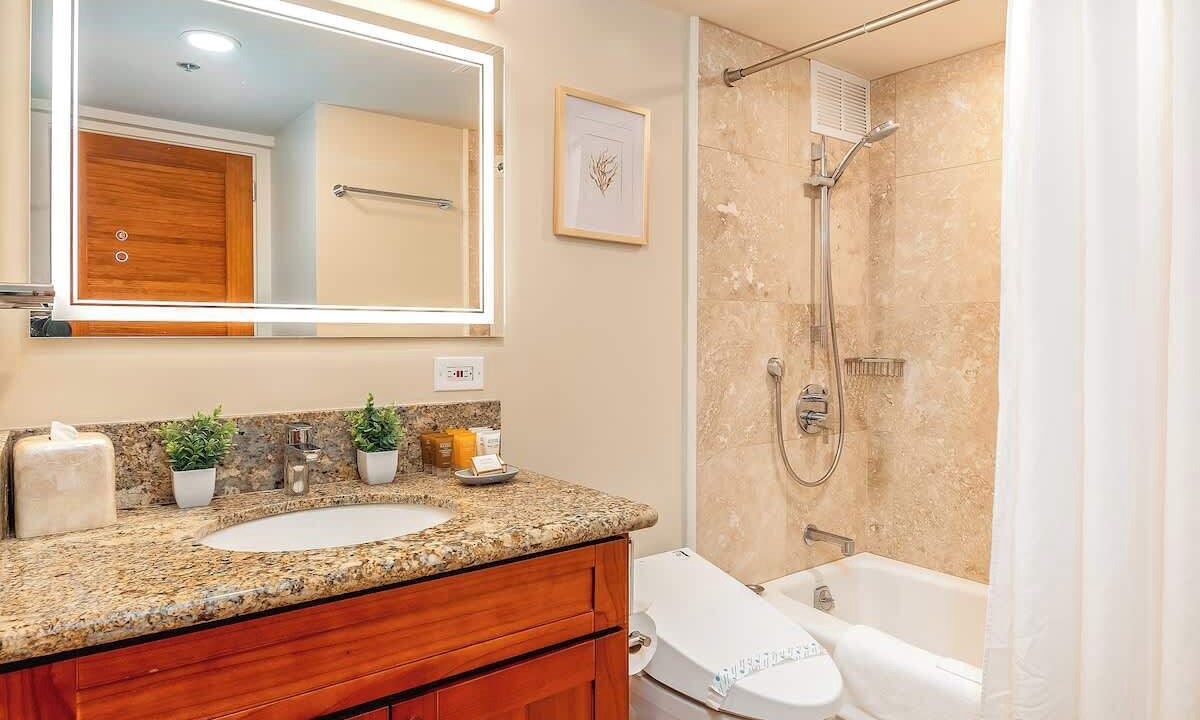 Photo of Bathroom in Waikiki