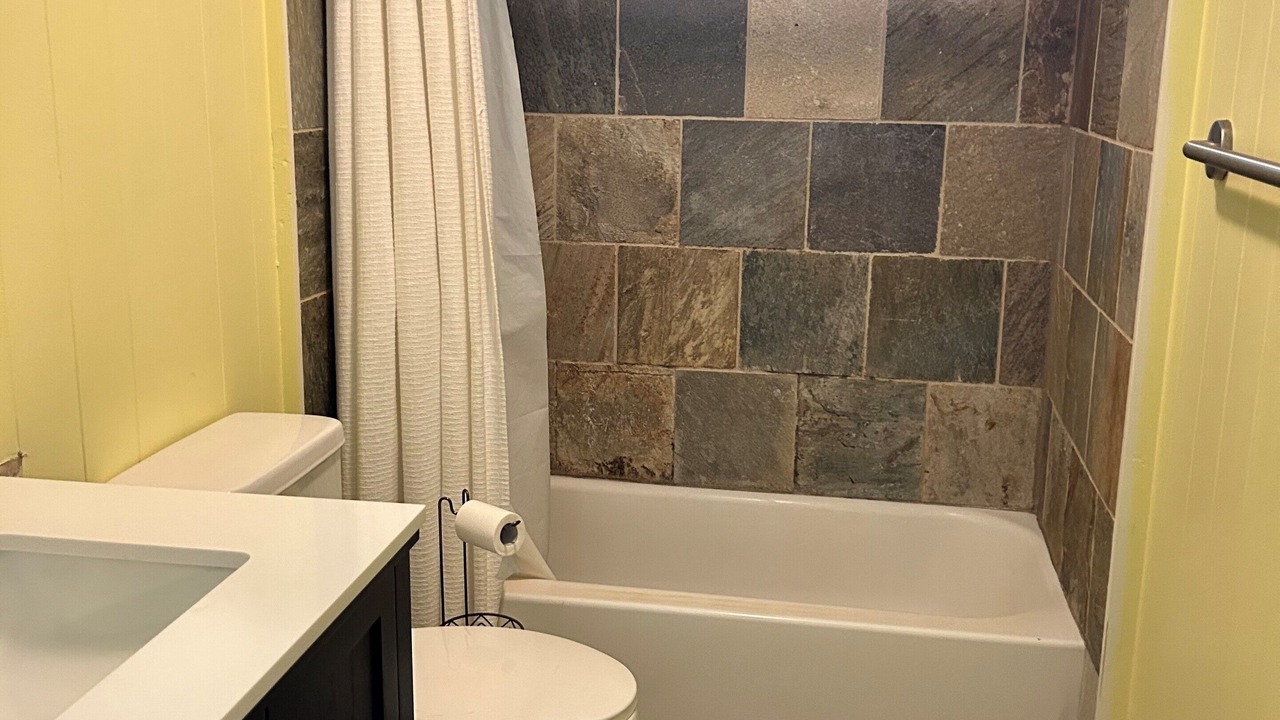 Photo of Bathroom in Mokuleia