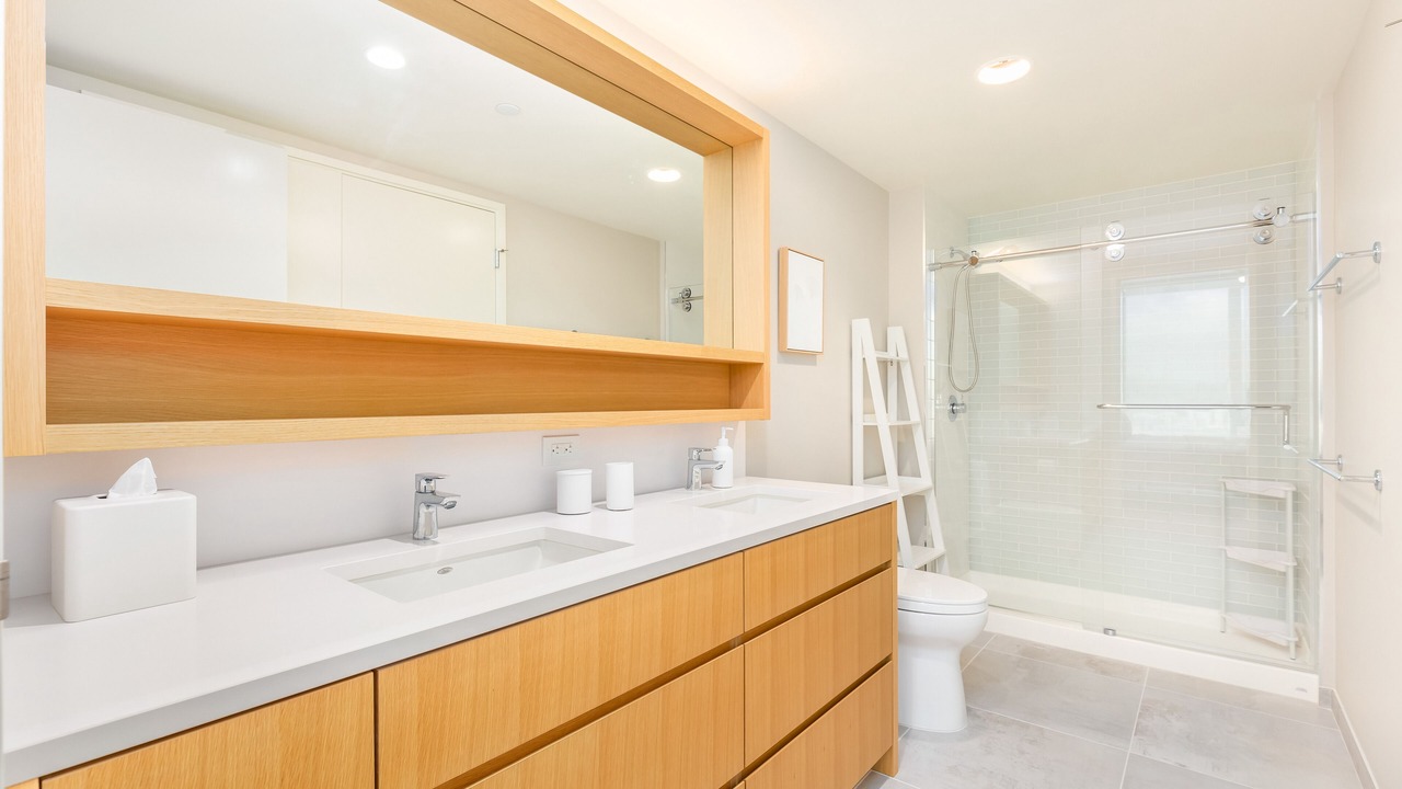 Photo of Bathroom in Ala Moana