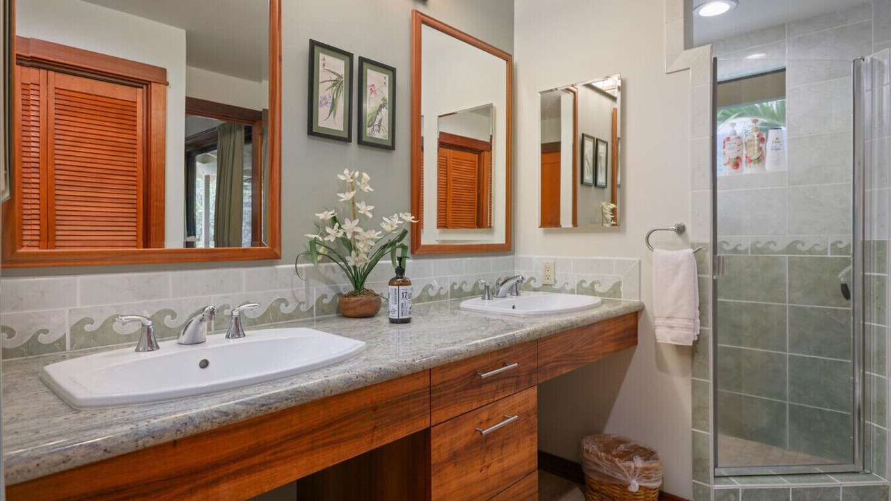 Photo of Bathroom in Honaunau-Napoopoo