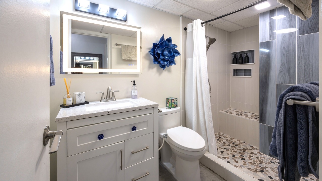 Photo of Bathroom in Waikiki