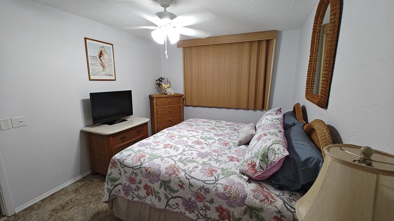 Photo of Bedroom in Kahaluu Bay