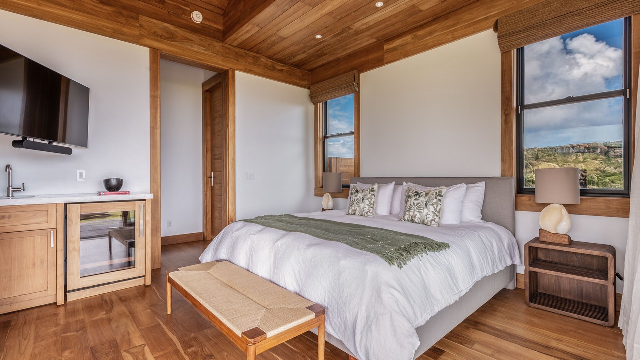 Photo of Bedroom in Poipu