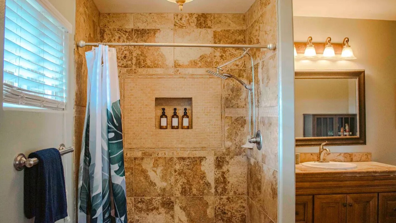 Photo of Bathroom in Kona Palisades
