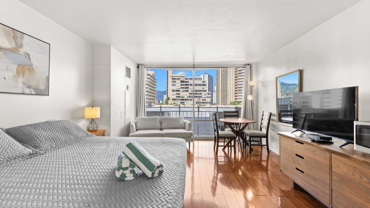 Photo of Bedroom in Waikiki