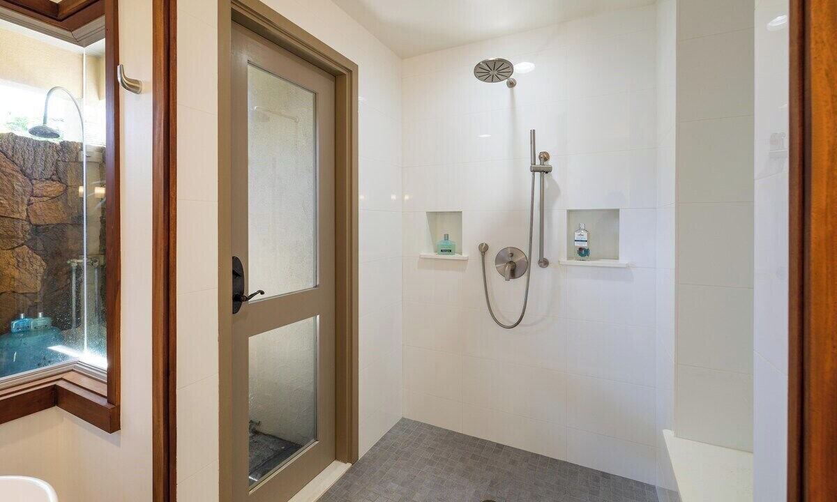 Photo of Bathroom in Kaupulehu