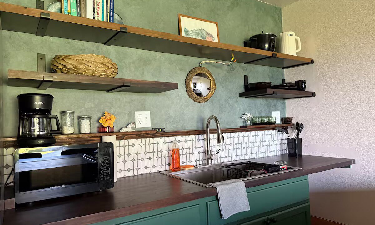Photo of Kitchen in Kaunakakai