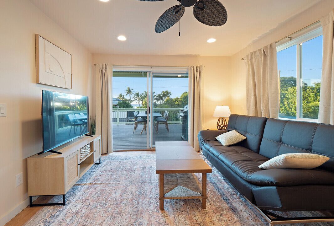 Photo of Livingroom in Kamuela