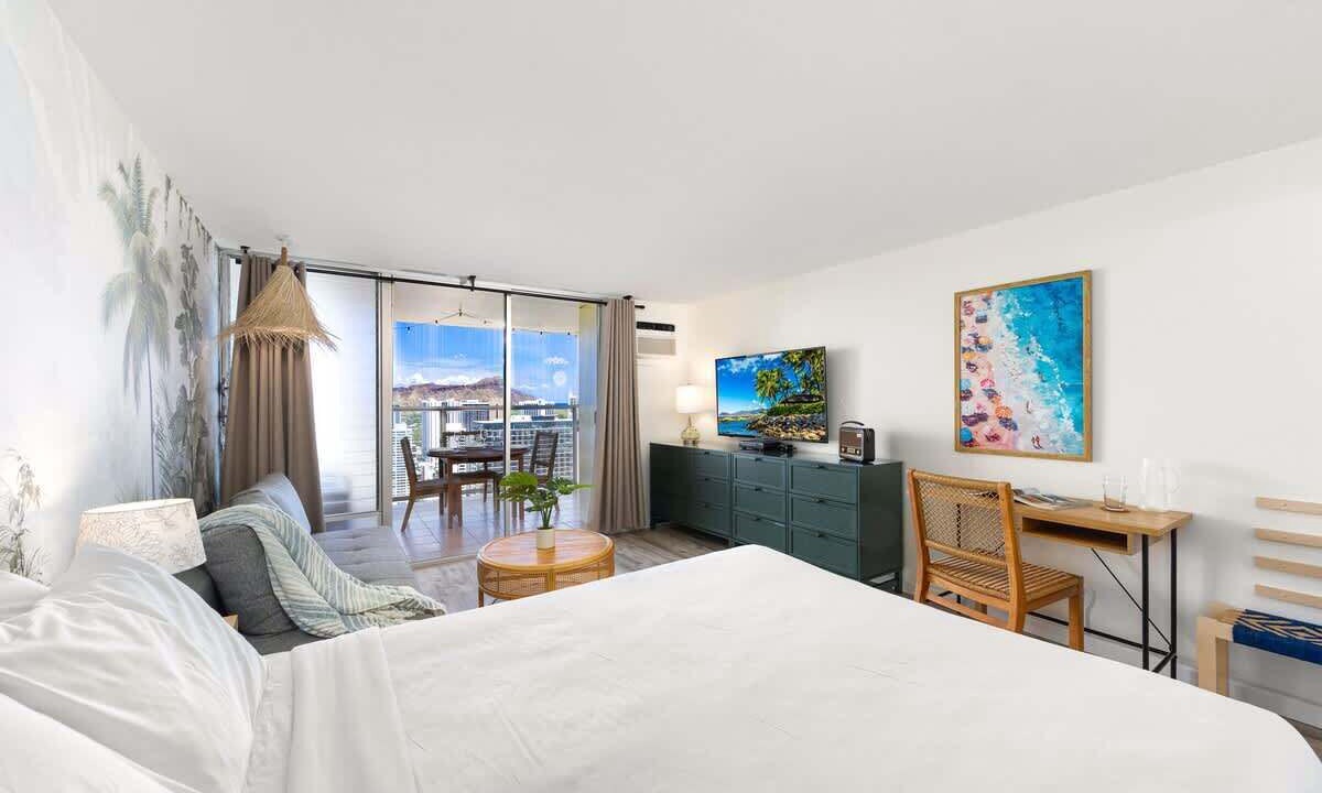 Photo of Bedroom in Waikiki