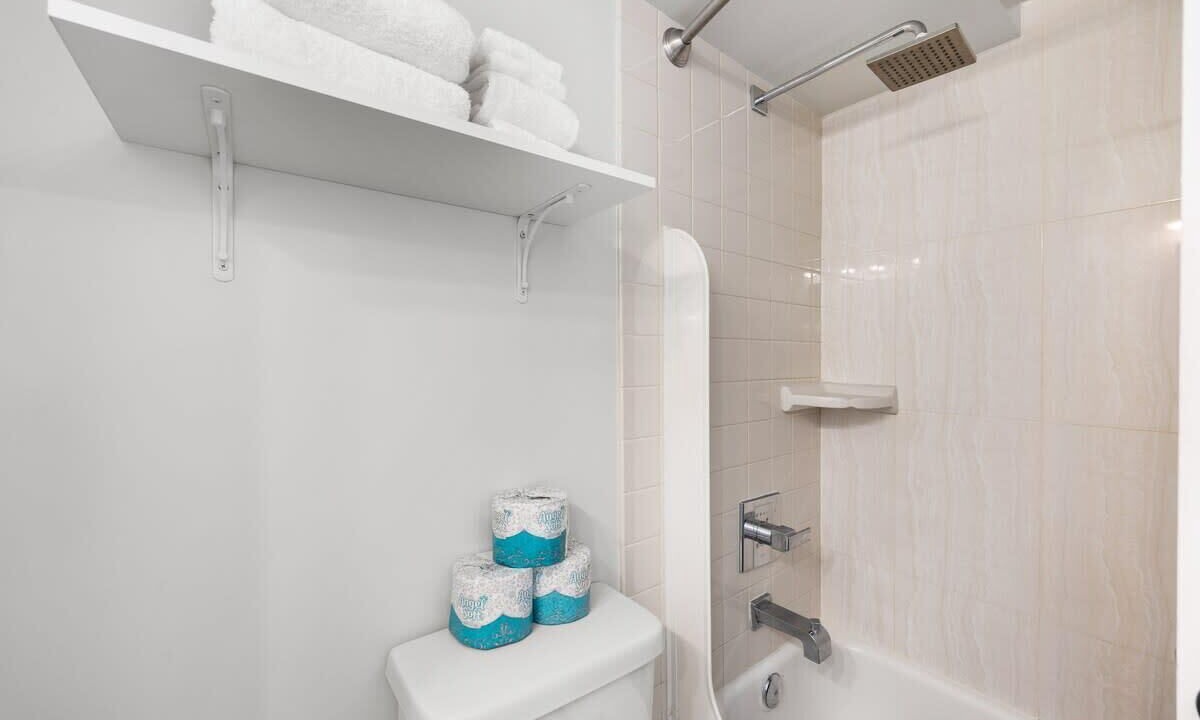 Photo of Bathroom in Waikiki