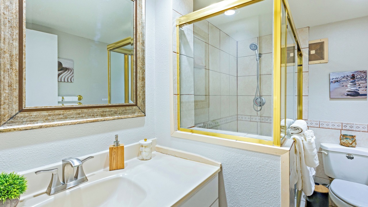 Photo of Bathroom in Kahana