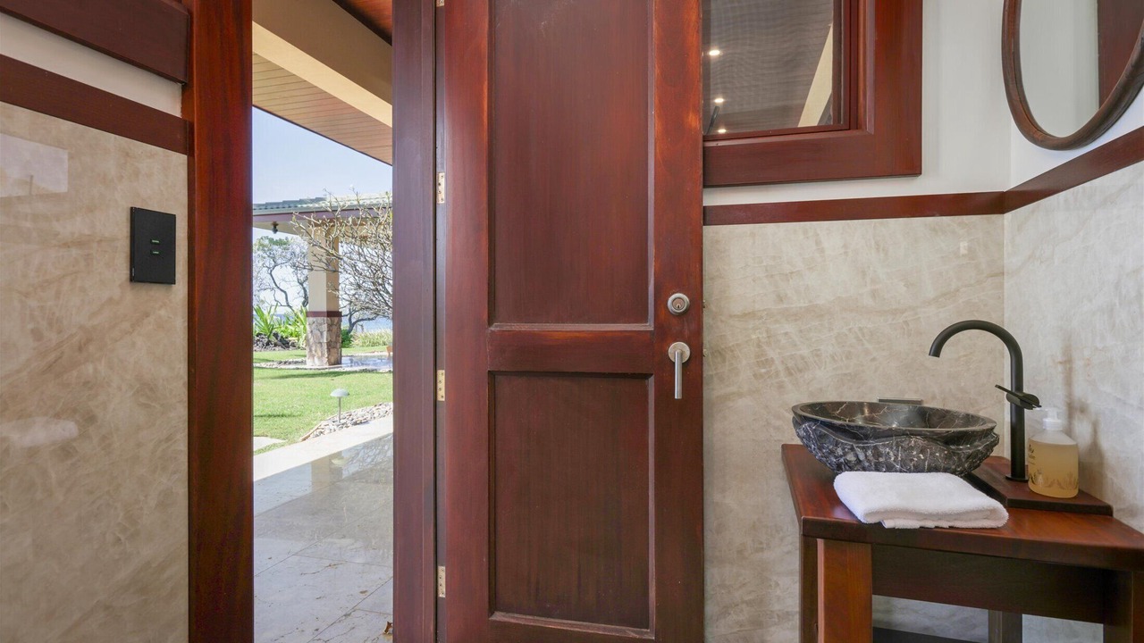 Photo of Bathroom in Waikoloa