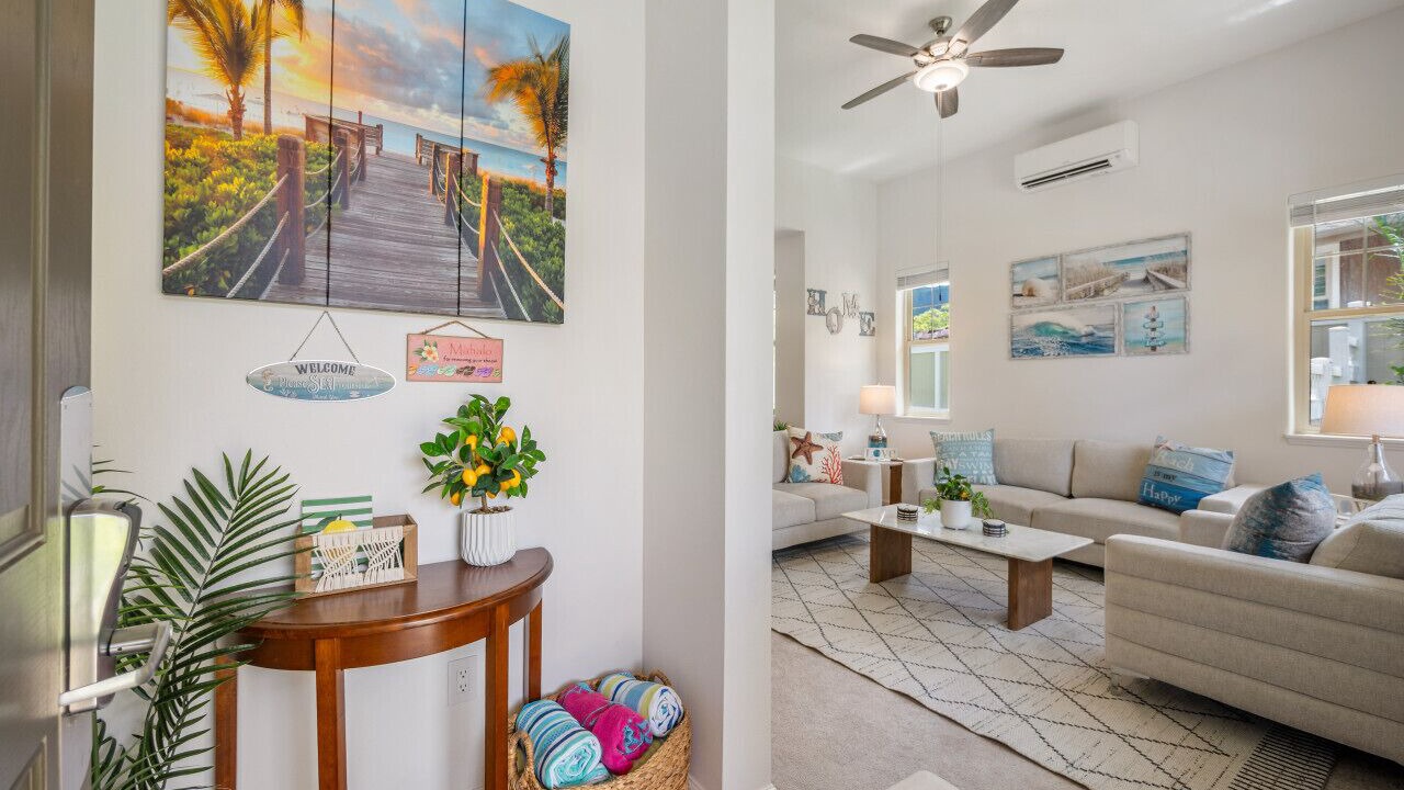 Photo of Livingroom in Makaha Valley