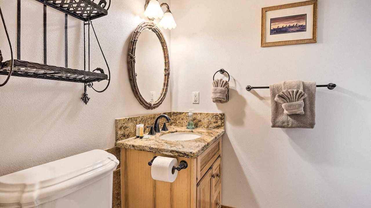 Photo of Bathroom in Historic Kailua Village