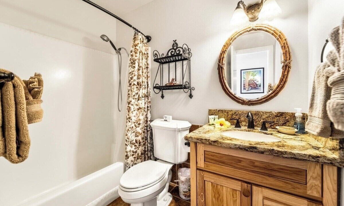 Photo of Bathroom in Historic Kailua Village