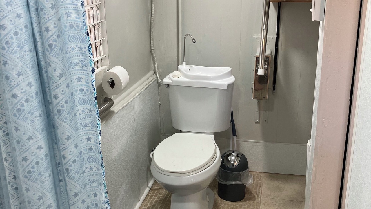 Photo of Bathroom in Hilo