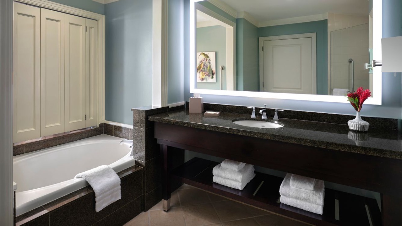 Photo of Bathroom in Lahaina
