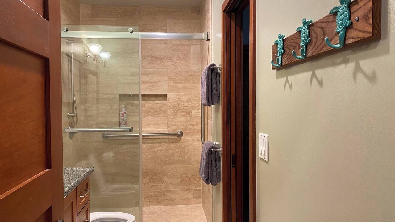 Photo of Bathroom in Waialua