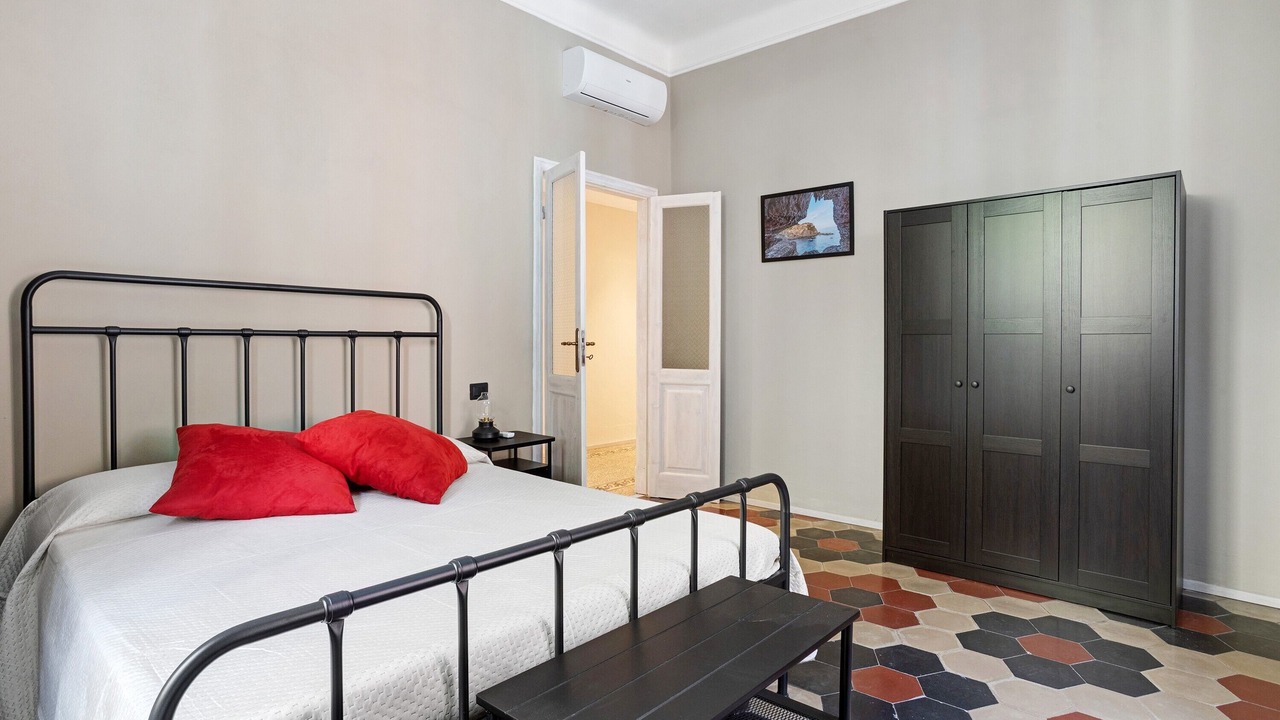 Photo of Bedroom in La Spezia Historic Centre