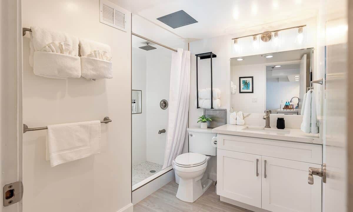 Photo of Bathroom in Waikiki