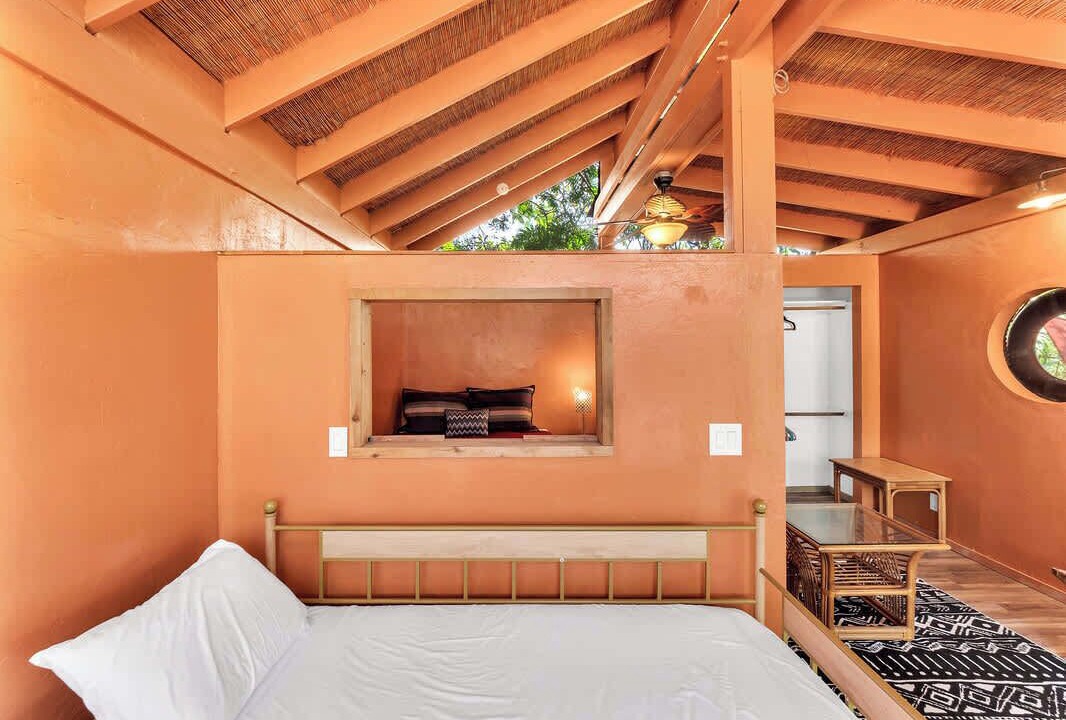Photo of Bedroom in Kahaluu Bay