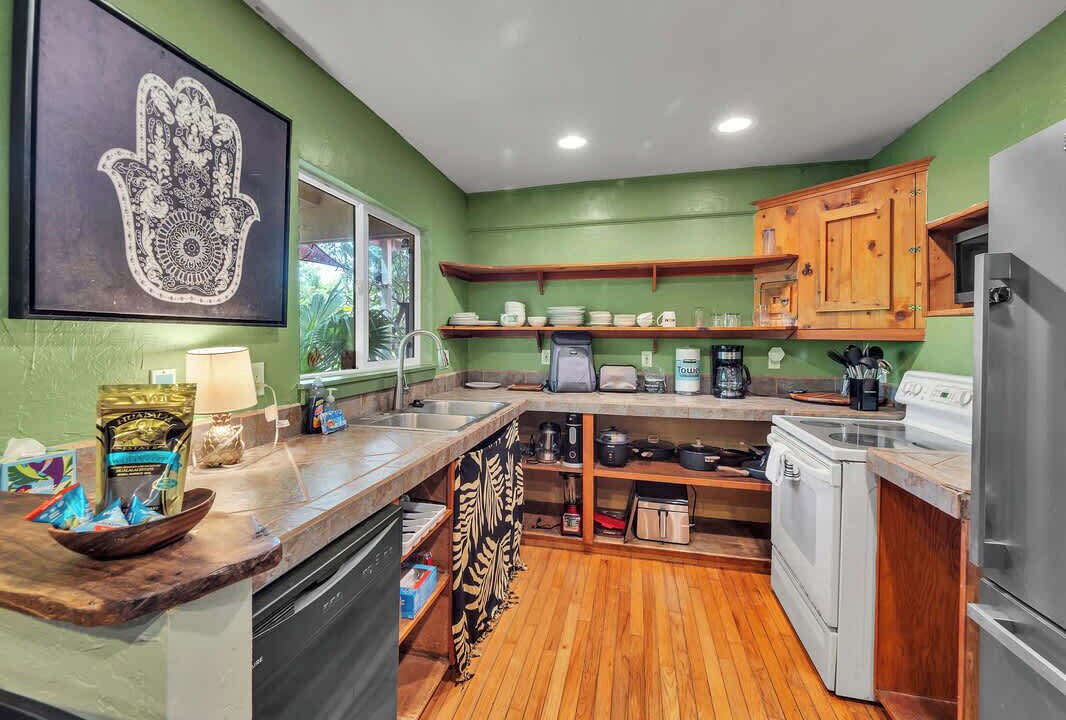 Photo of Kitchen in Kahaluu Bay