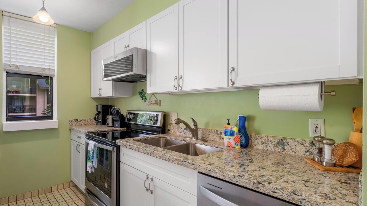 Photo of Kitchen in Kahaluu-Keauhou