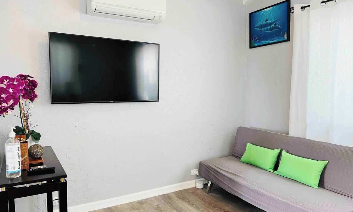 Photo of Livingroom in Hawaii Kai