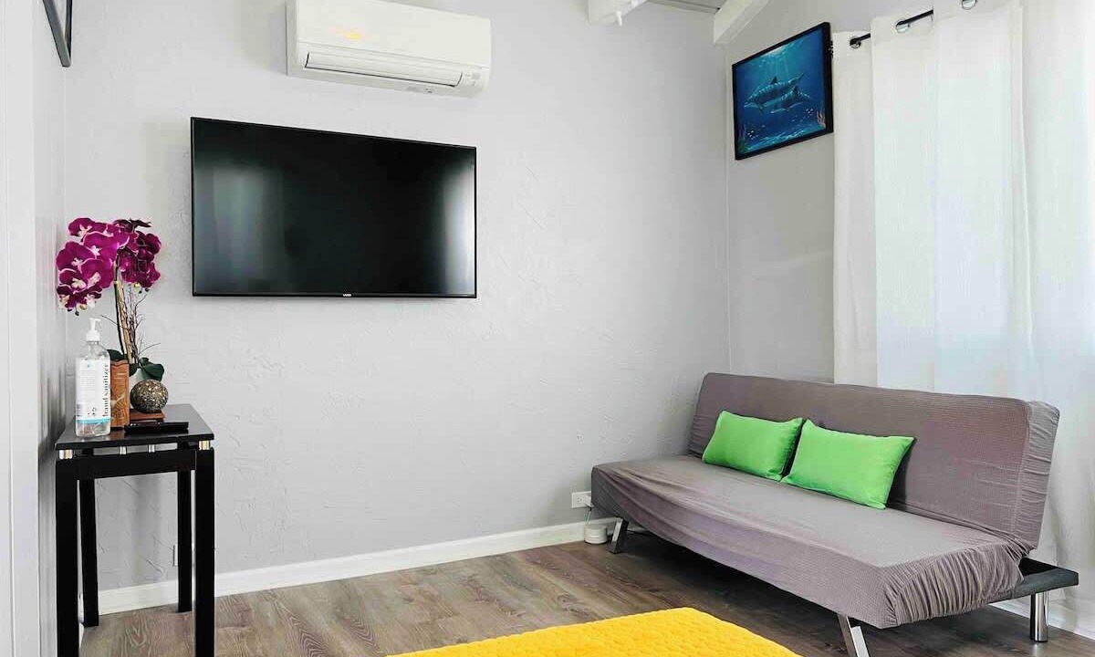 Photo of Livingroom in Hawaii Kai