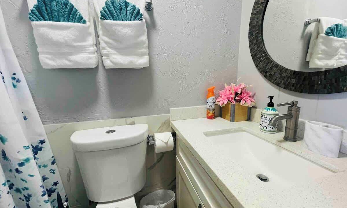 Photo of Bathroom in Hawaii Kai