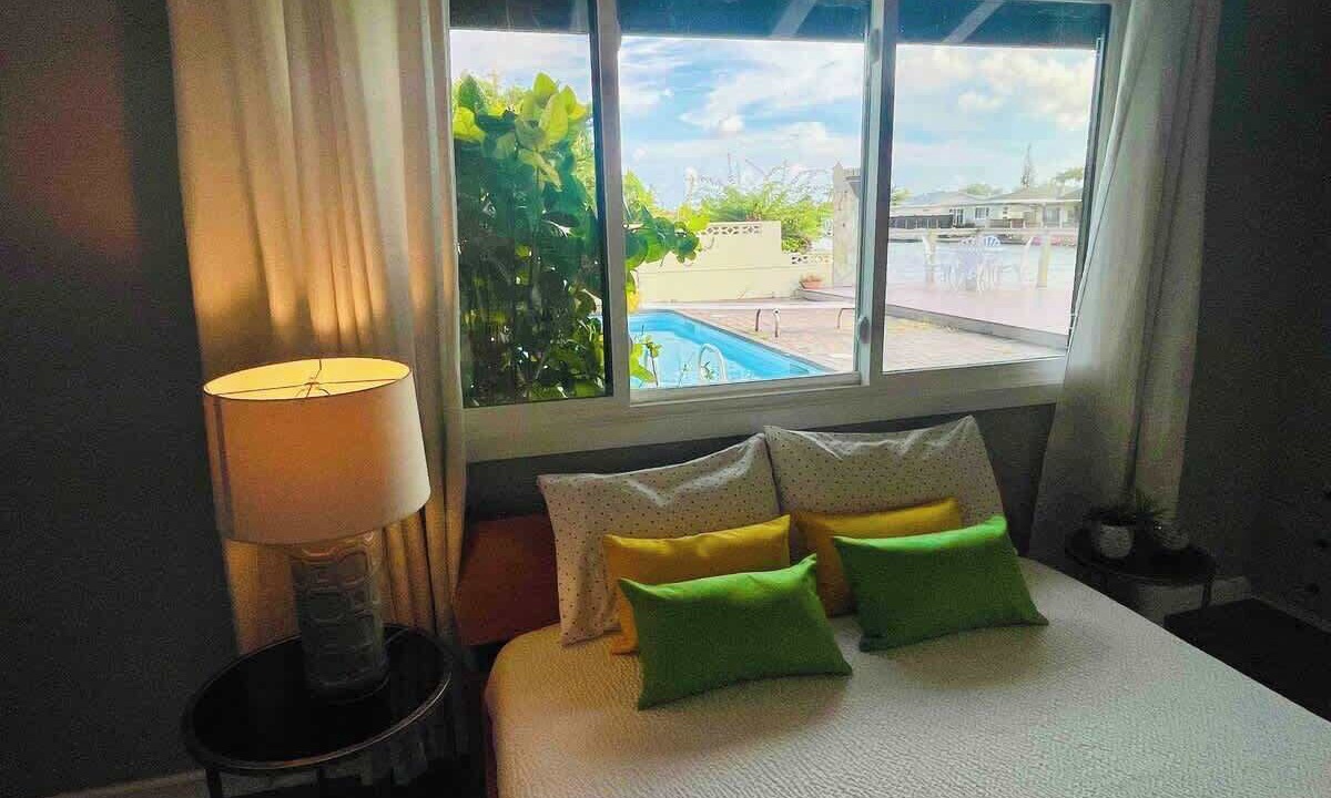 Photo of Bedroom in Hawaii Kai