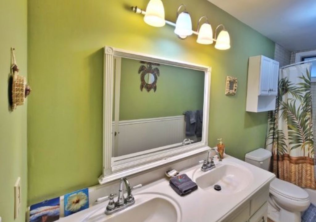 Photo of Bathroom in Kona Gardens Estates